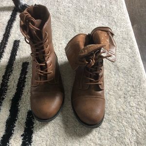 Kid brown combat boots